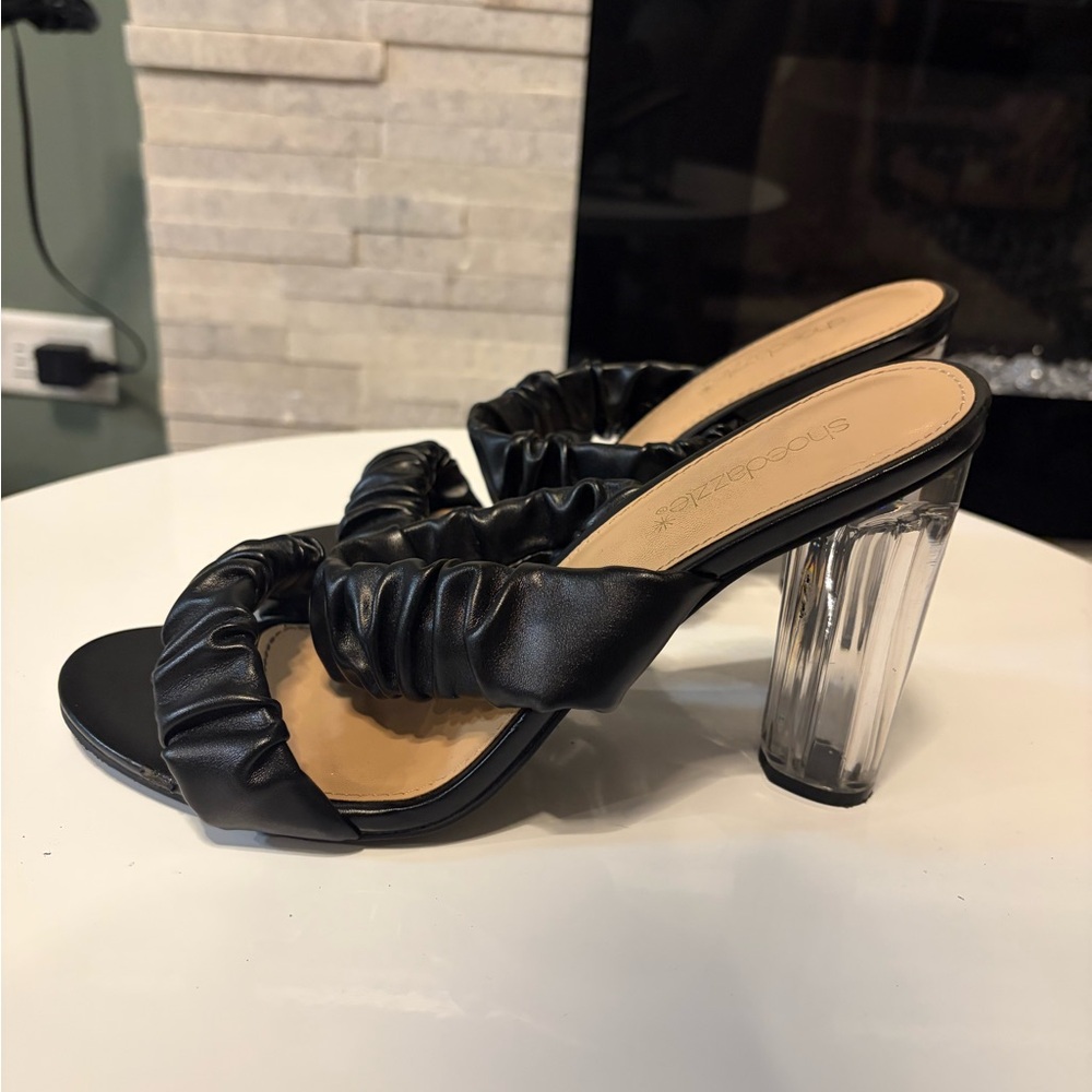 Chic Black Heeled Sandals